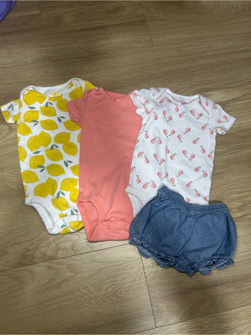 4 pc Carter's 3M Baby Onesie Set with Blue Denim Bloomers - Peach Print